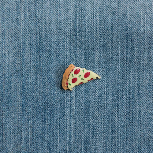 Enamel pin (1 option)